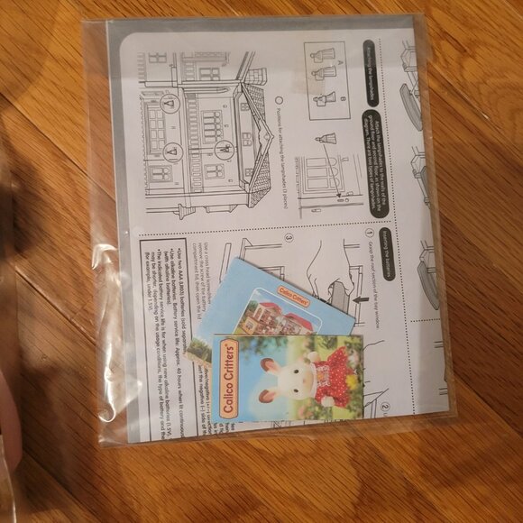 New Calico Critters Red Roof Country Home Gift Set - Picture 4 of 4